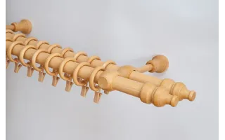 Dřevěné dvojité garnýže